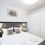Bubble I Modern 1 Bedroom On Nerva Traian